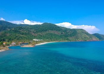 American hotel guest in legal trouble in Thailand over negative hotel reviews