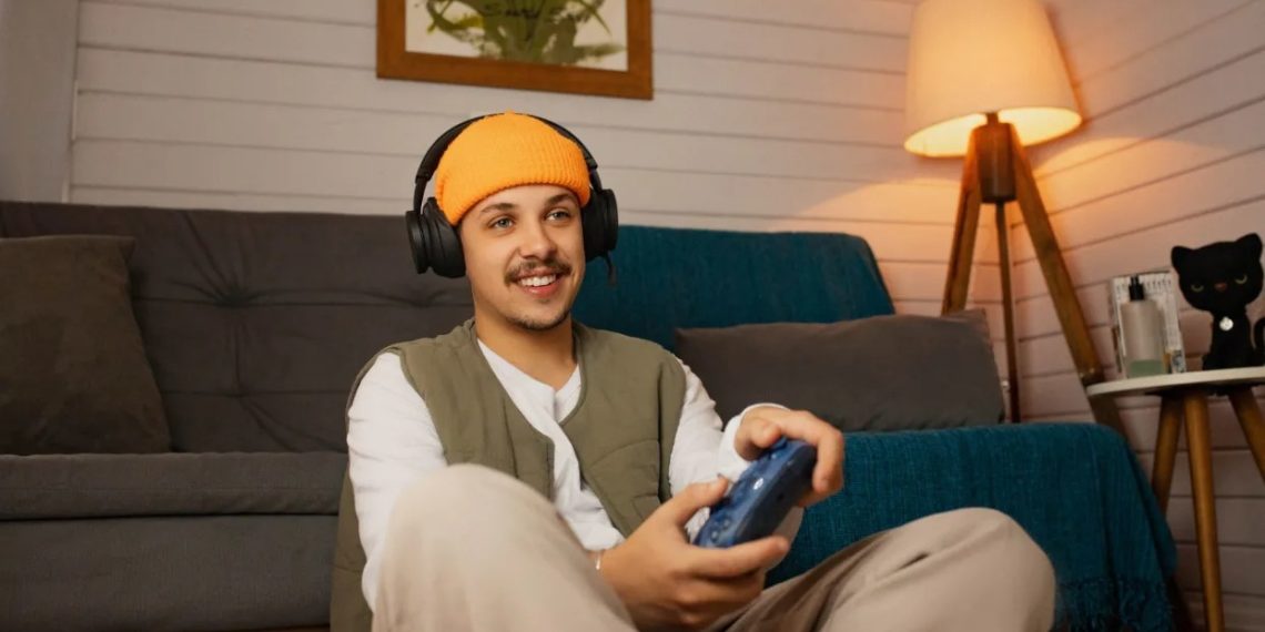 The Xbox Wireless Headset receives microphone and battery life upgrades