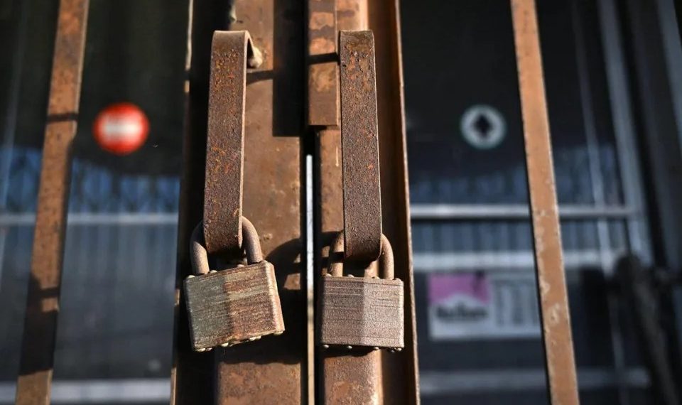 This ‘landmark’ Fresno grocery store has been vacant for over two decades. Here’s why